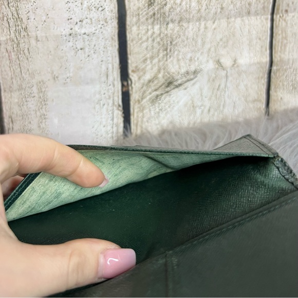 LOUIS VUITTON - taiga long wallet - Picture 10 of 11